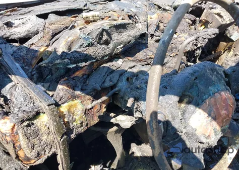 2001 Dodge Grand Caravan Sport from USA, damaged, VIN 2B4GP443X1R361164